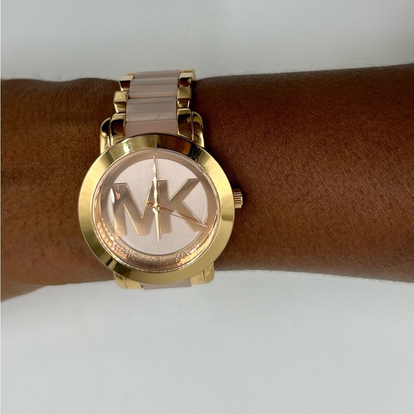 Michael Kors Rose Gold watch - Picture 2 of 5